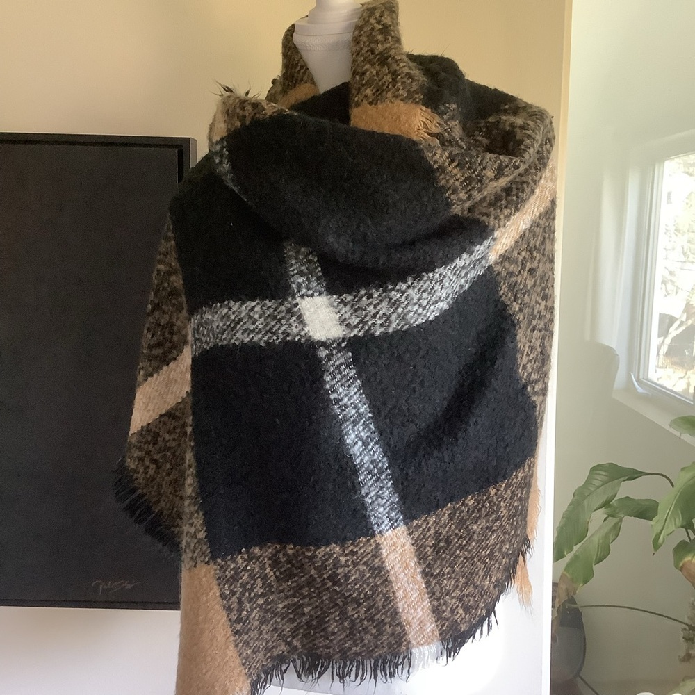 Tan/Black/White Color Block/Plaid Wrap/Shawl - Picture 4 of 15